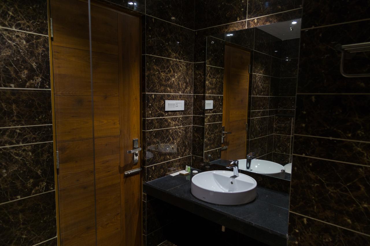 Hotel Hills Tirupattur Tiruppatur Extérieur photo